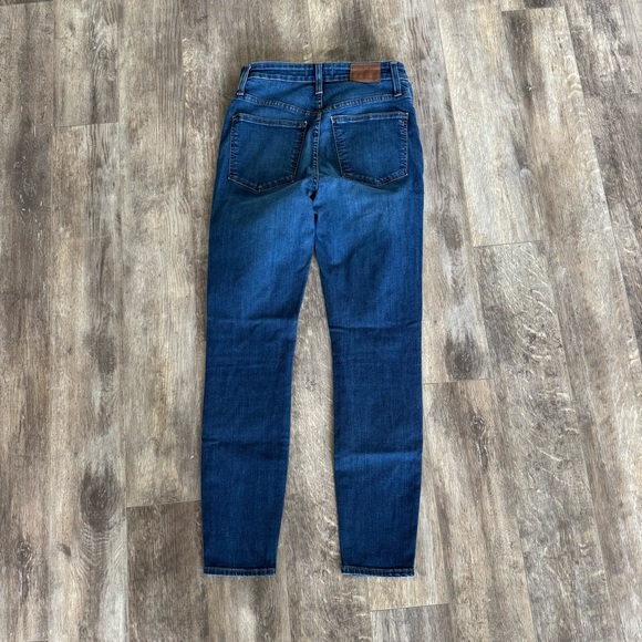 Madewell Curvy High-Rise Skinny Jeans in Hayes Wash - Picture 11 of 14